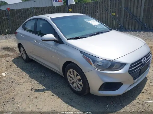 3KPC24A35JE034306 2018 HYUNDAI ACCENT - Image 1