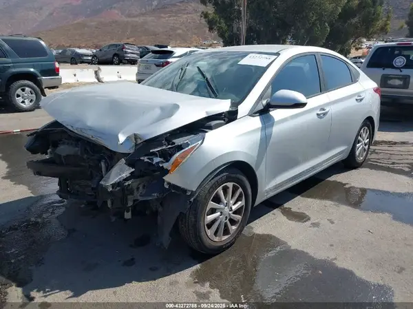 3KPC24A35JE034743 2018 HYUNDAI ACCENT - Image 2