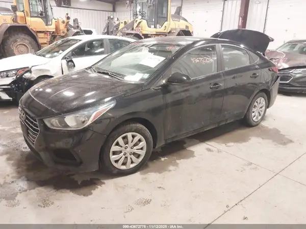 3KPC24A35KE045078 2019 HYUNDAI ACCENT - Image 2