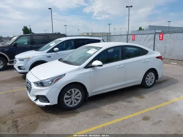 3KPC24A35KE060275 2019 HYUNDAI ACCENT - Image 2