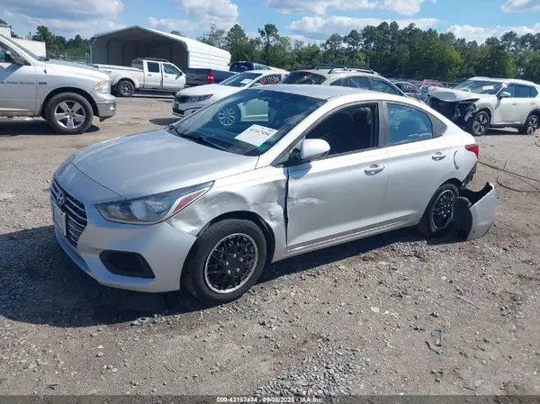 3KPC24A35KE064939 2019 HYUNDAI ACCENT - Image 2
