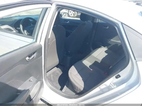 3KPC24A35KE064939 2019 HYUNDAI ACCENT - Image 8