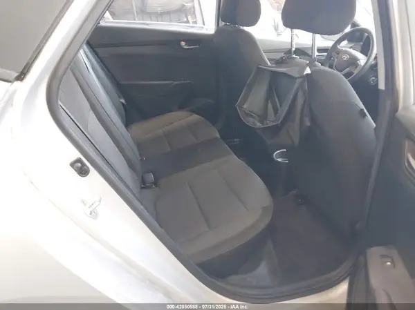 3KPC24A35KE065086 2019 HYUNDAI ACCENT - Image 8
