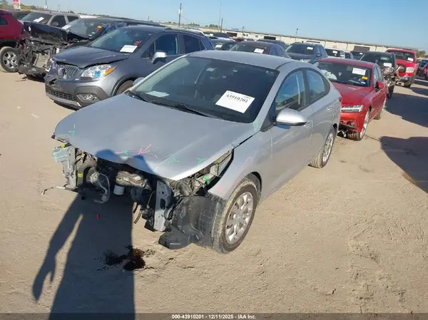 3KPC24A35KE070918 2019 HYUNDAI ACCENT - Image 2