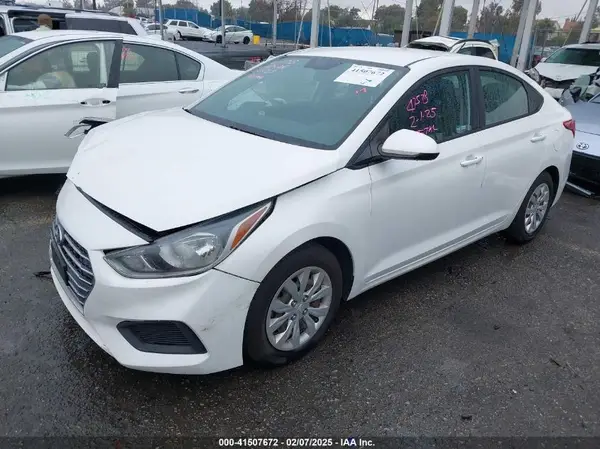 3KPC24A35KE072913 2019 HYUNDAI ACCENT - Image 2