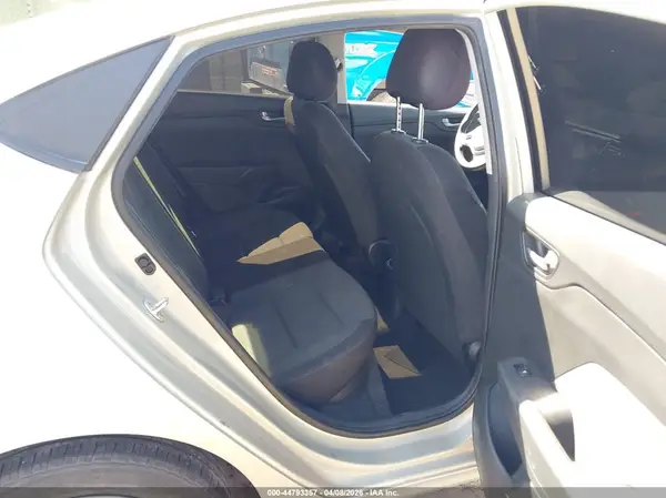 3KPC24A35KE083636 2019 HYUNDAI ACCENT - Image 8