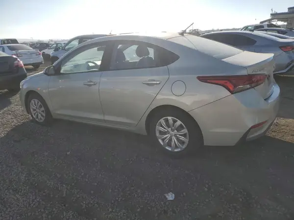 3KPC24A36JE006899 2018 HYUNDAI ACCENT - Image 2