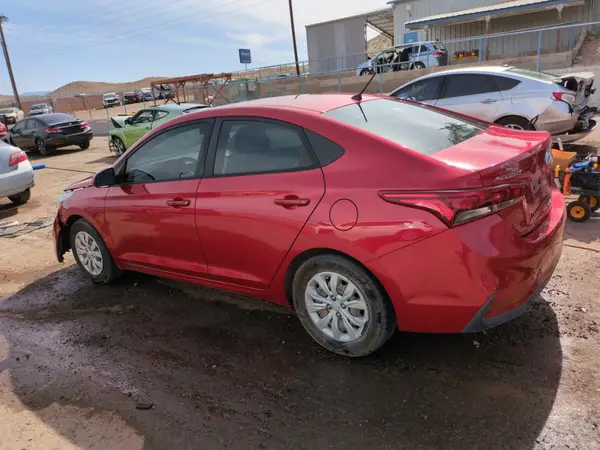 3KPC24A36JE012458 2018 HYUNDAI ACCENT - Image 2