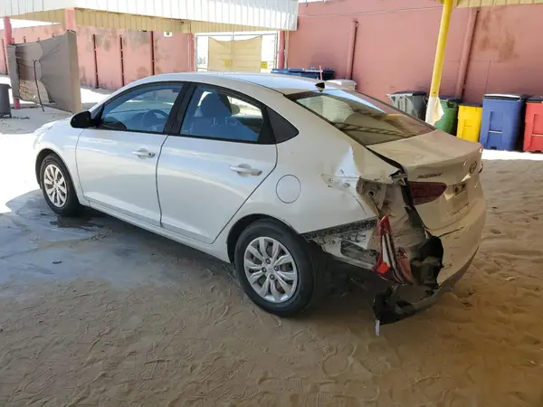 3KPC24A36JE012606 2018 HYUNDAI ACCENT - Image 2