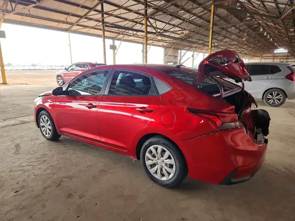 3KPC24A36JE014839 2018 HYUNDAI ACCENT - Image 2