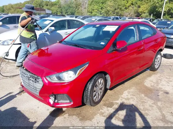 3KPC24A36JE015263 2018 HYUNDAI ACCENT - Image 2