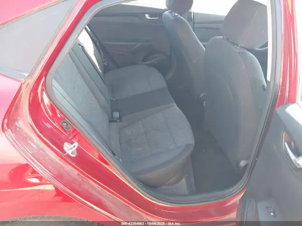 3KPC24A36JE015263 2018 HYUNDAI ACCENT - Image 8