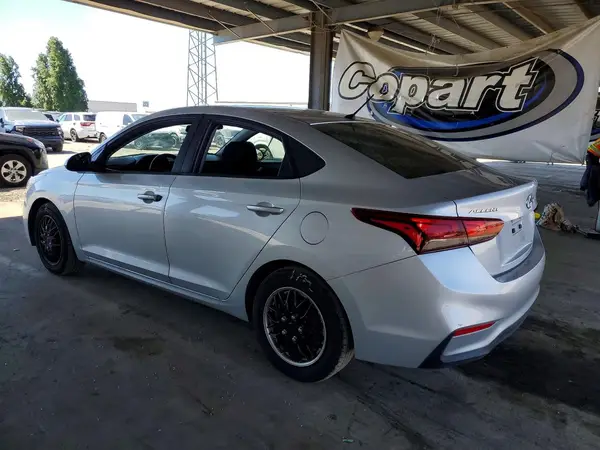 3KPC24A36JE015313 2018 HYUNDAI ACCENT - Image 2
