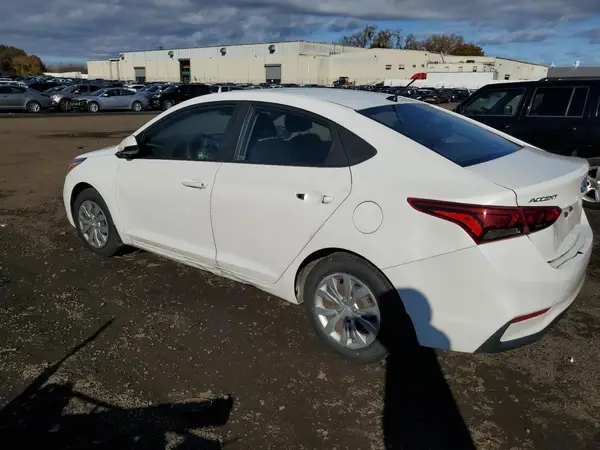 3KPC24A36JE018230 2018 HYUNDAI ACCENT - Image 2