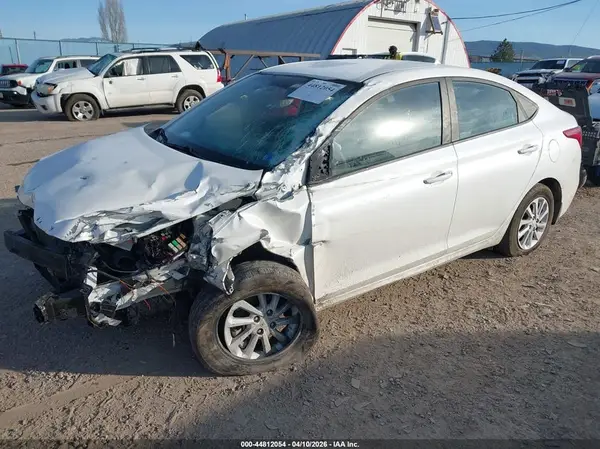 3KPC24A36JE018325 2018 HYUNDAI ACCENT - Image 2