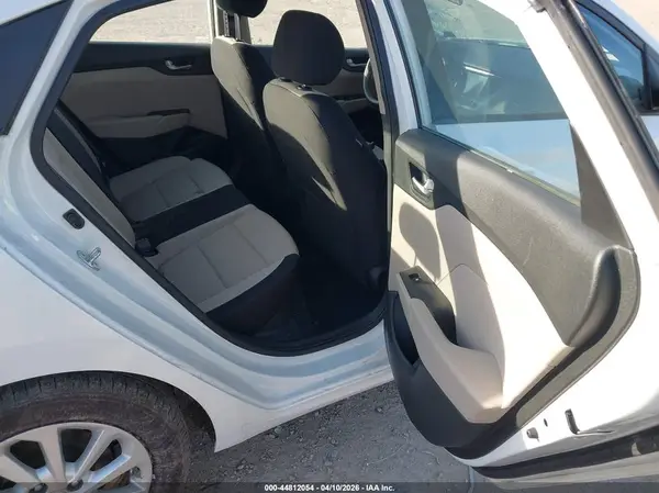 3KPC24A36JE018325 2018 HYUNDAI ACCENT - Image 8
