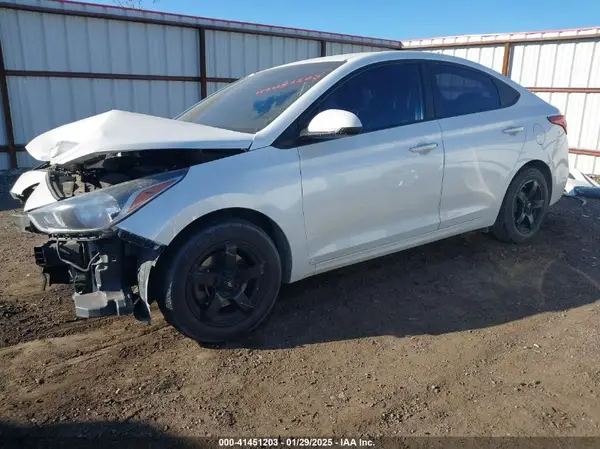 3KPC24A36JE020401 2018 HYUNDAI ACCENT - Image 2