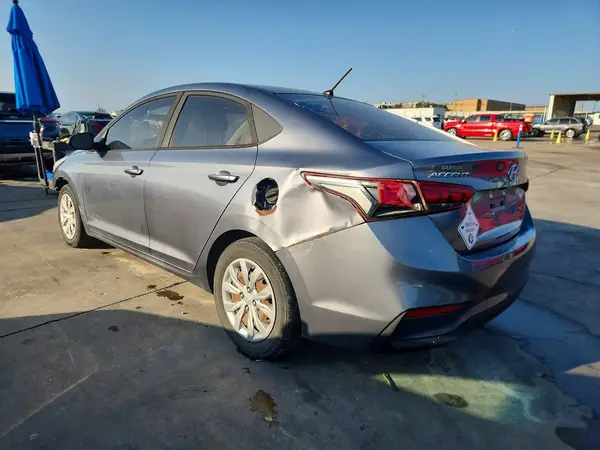 3KPC24A36JE021306 2018 HYUNDAI ACCENT - Image 2