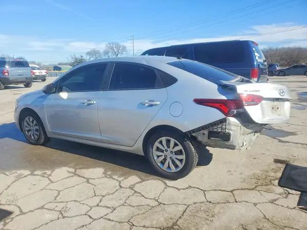 3KPC24A36JE024545 2018 HYUNDAI ACCENT - Image 2