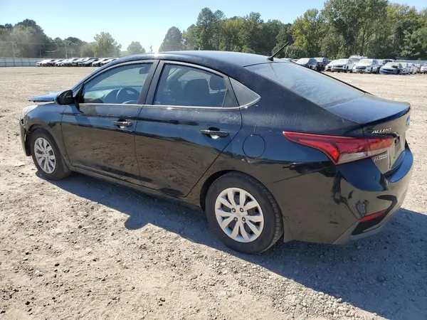 3KPC24A36JE029504 2018 HYUNDAI ACCENT - Image 2