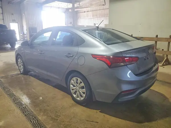 3KPC24A36JE029602 2018 HYUNDAI ACCENT - Image 2