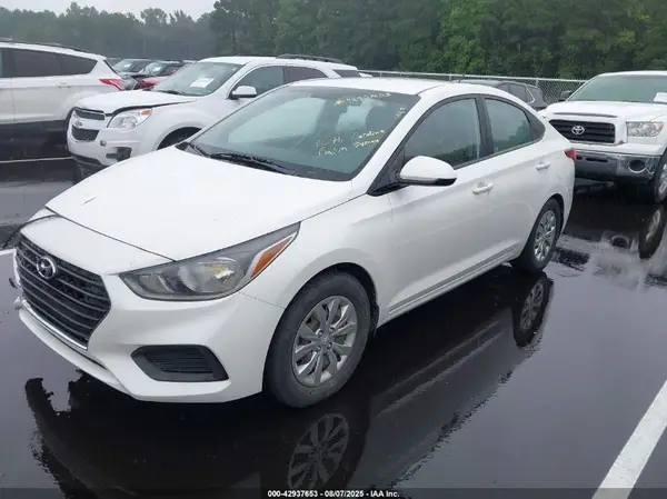 3KPC24A36JE032743 2018 HYUNDAI ACCENT - Image 2