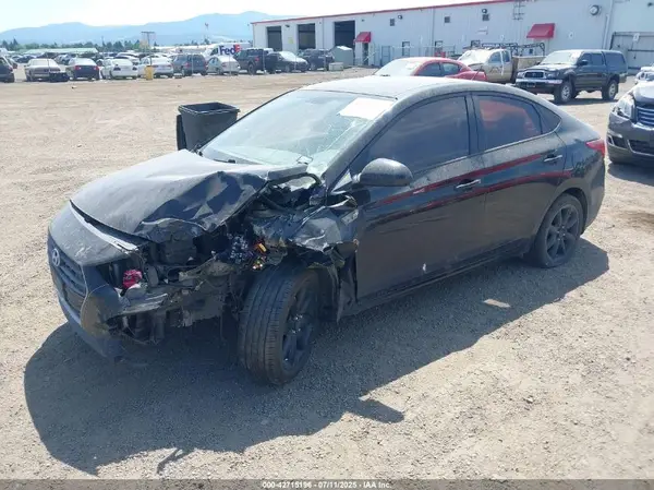 3KPC24A36JE033195 2018 HYUNDAI ACCENT - Image 2