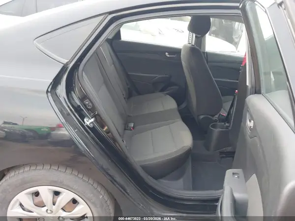 3KPC24A36JE034296 2018 HYUNDAI ACCENT - Image 8