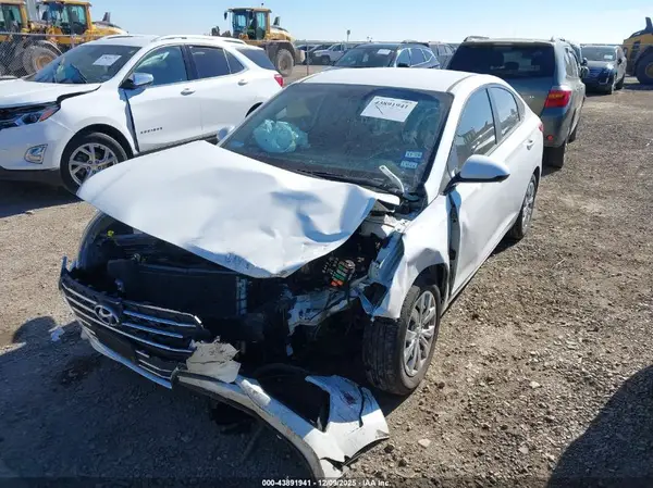 3KPC24A36JE034783 2018 HYUNDAI ACCENT - Image 2