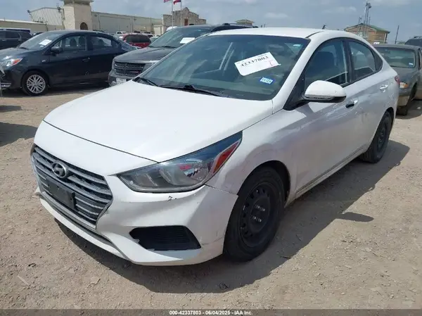 3KPC24A36KE070829 2019 HYUNDAI ACCENT - Image 2