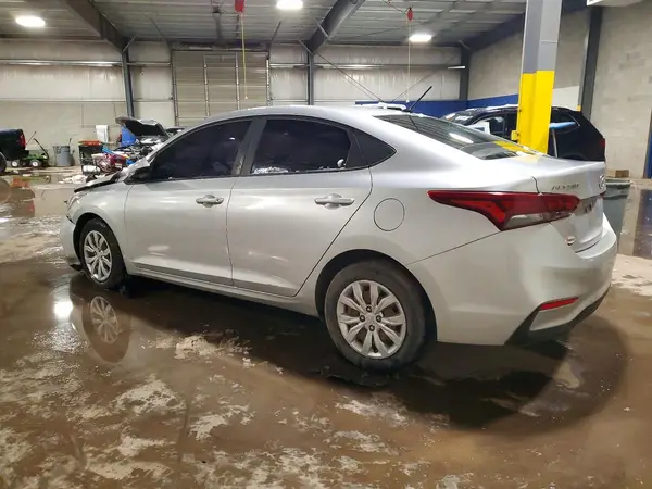 3KPC24A37JE012534 2018 HYUNDAI ACCENT - Image 2