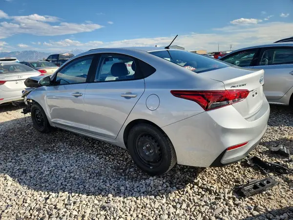 3KPC24A37JE012596 2018 HYUNDAI ACCENT - Image 2