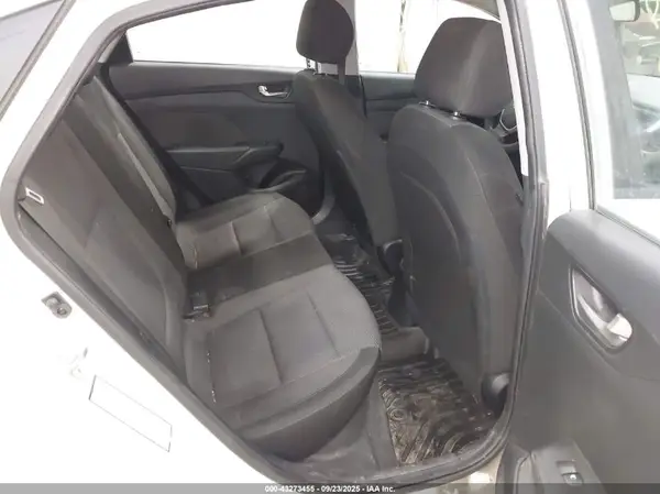 3KPC24A37JE018933 2018 HYUNDAI ACCENT - Image 8