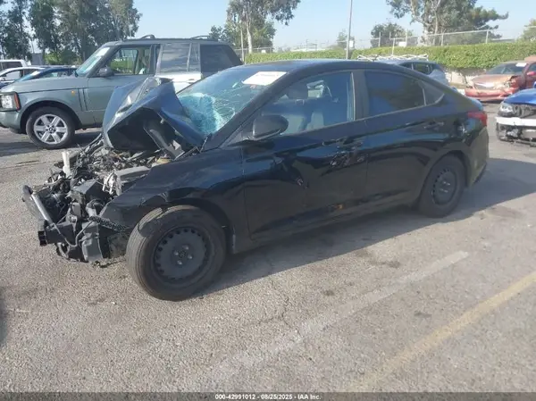 3KPC24A37JE019967 2018 HYUNDAI ACCENT - Image 2