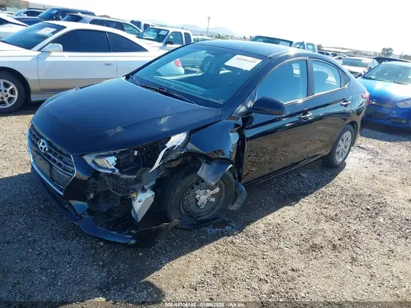 3KPC24A37JE023680 2018 HYUNDAI ACCENT - Image 2