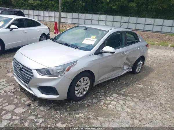 3KPC24A37JE025624 2018 HYUNDAI ACCENT - Image 2