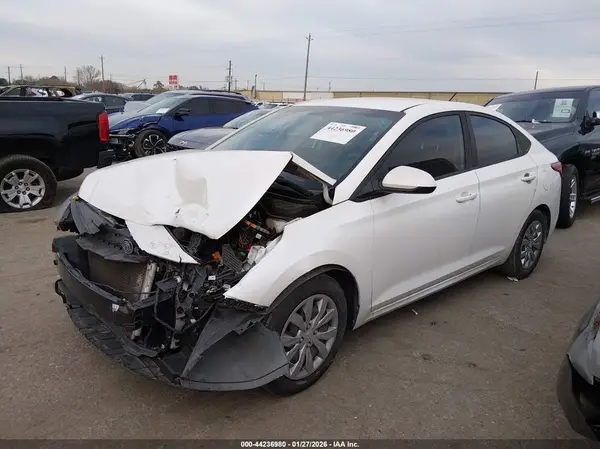 3KPC24A37JE029348 2018 HYUNDAI ACCENT - Image 2