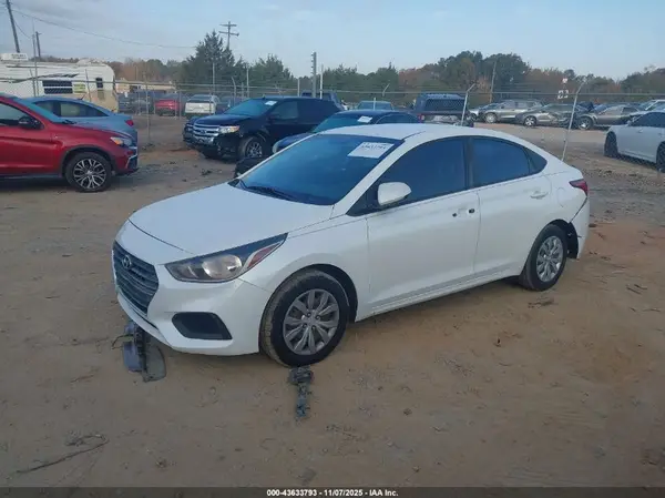 3KPC24A37JE029396 2018 HYUNDAI ACCENT - Image 2