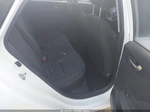 3KPC24A37JE029396 2018 HYUNDAI ACCENT - Image 8