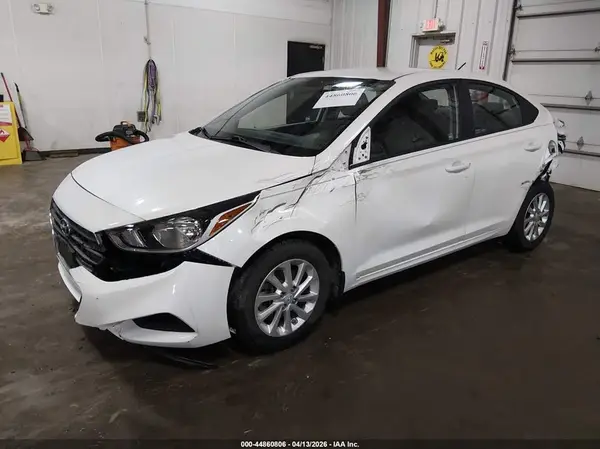 3KPC24A37JE031701 2018 HYUNDAI ACCENT - Image 2
