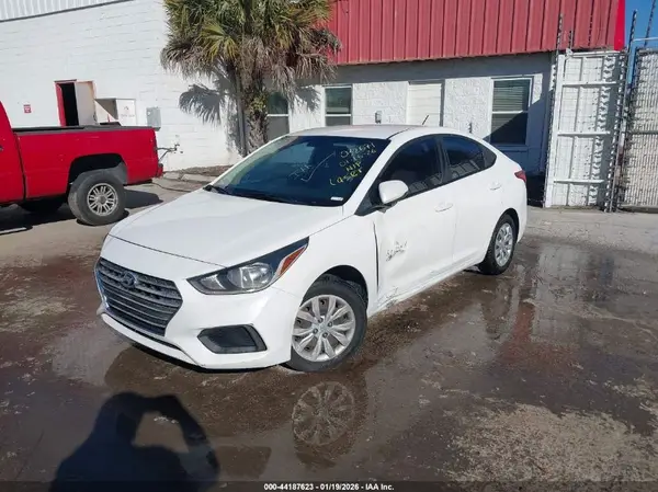 3KPC24A37JE032671 2018 HYUNDAI ACCENT - Image 2