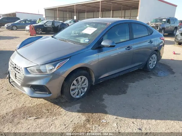 3KPC24A37JE032783 2018 HYUNDAI ACCENT - Image 2