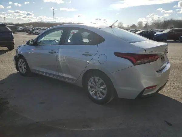 3KPC24A37JE033173 2018 HYUNDAI ACCENT - Image 2
