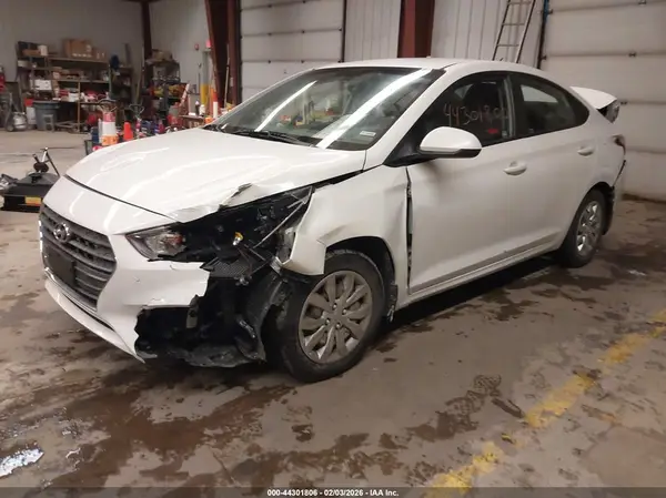 3KPC24A37JE033500 2018 HYUNDAI ACCENT - Image 2