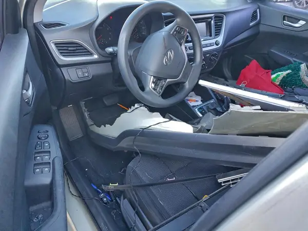 3KPC24A37JE035036 2018 HYUNDAI ACCENT - Image 8