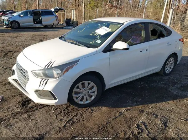 3KPC24A37KE040898 2019 HYUNDAI ACCENT - Image 2