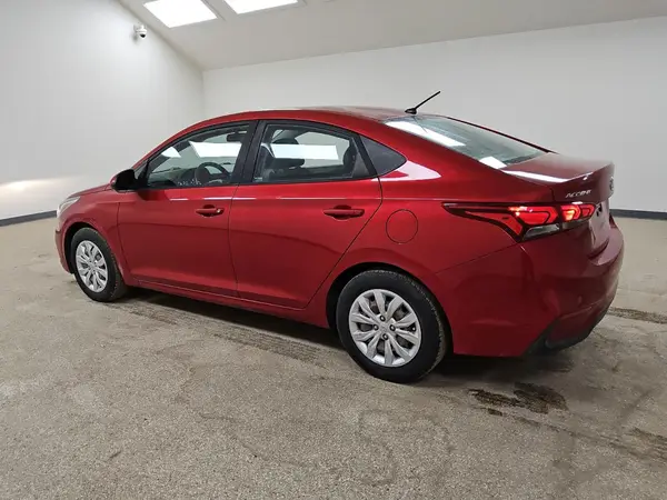 3KPC24A37KE040996 2019 HYUNDAI ACCENT - Image 2