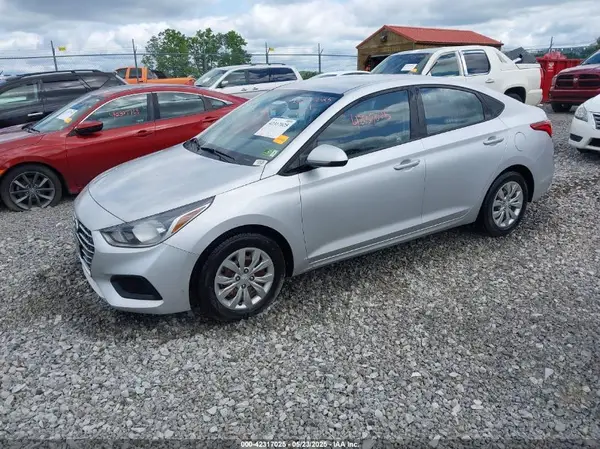 3KPC24A37KE041825 2019 HYUNDAI ACCENT - Image 2