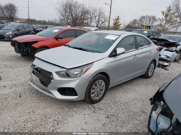 3KPC24A37KE044482 2019 HYUNDAI ACCENT - Image 2