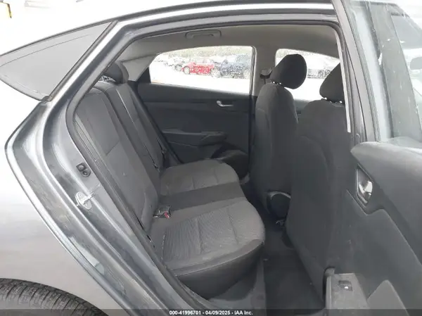 3KPC24A37KE049861 2019 HYUNDAI ACCENT - Image 8